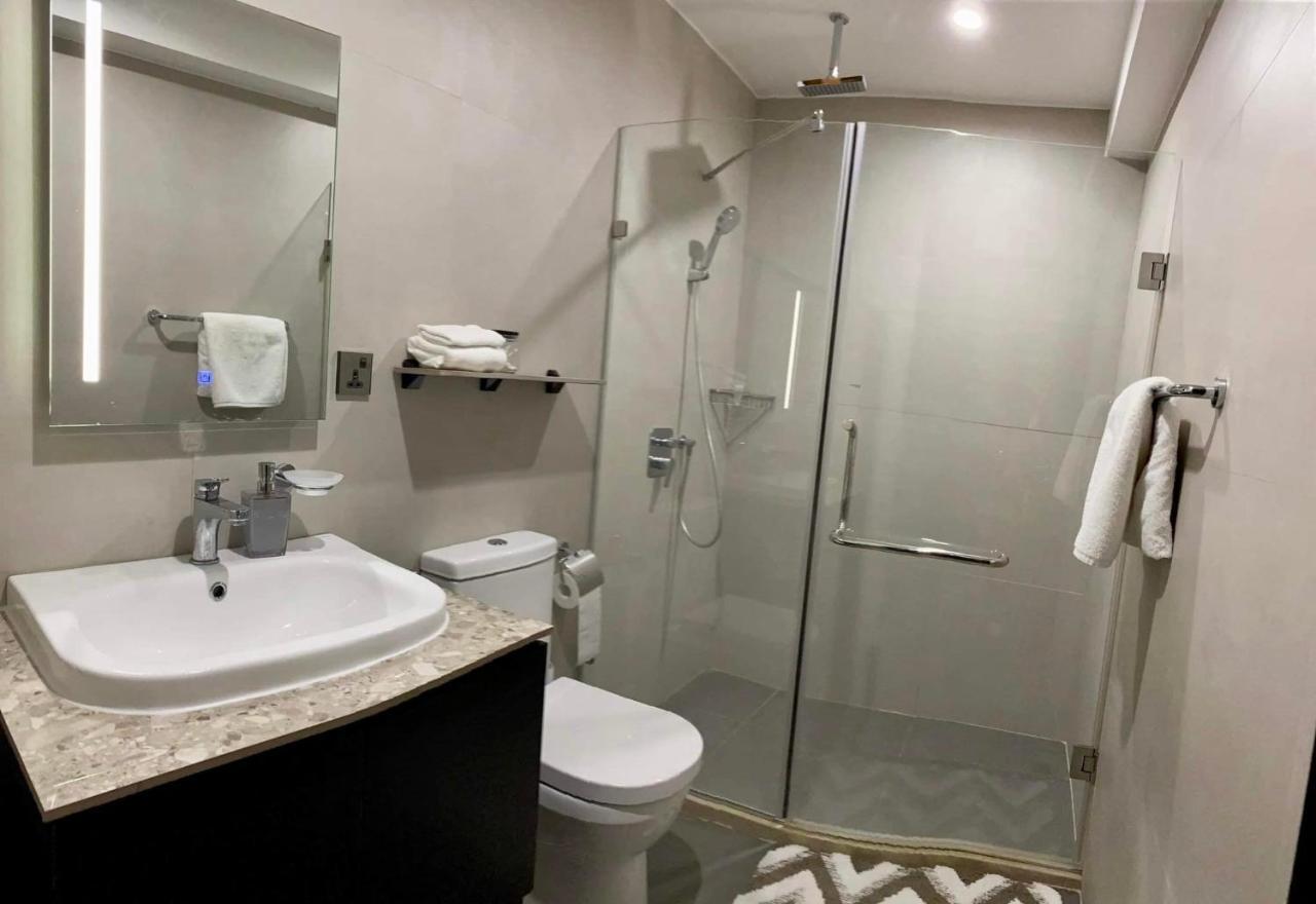Aeon Towers Executive Suite 2Br 18Th Floor Davao City Buitenkant foto