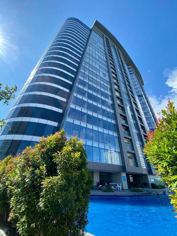 Aeon Towers Executive Suite 2Br 18Th Floor Davao City Buitenkant foto